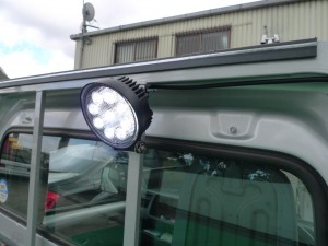 キャリートラックの荷台照明取付