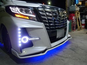 ３０アルファードのフォグリングとLEDバー取付