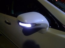 レクサスLSのヘッドライトイカリングとLライン照度UP他LED取付 その後、ミラーカバーを移植して完了です。配線はウィンカーとポジションランプをフロントから分岐しました。