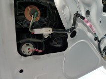30エスティマのフォグHIDと他LED化施工 内張りはがすとユニット降ろさずに電球追加できることが判明
穴を開けてソケットを追加しました。
防水エリアなので気にせず施工できます。