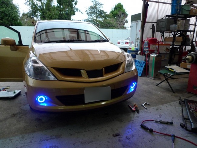   TIDAのフォグランプLEDユニットの取付  