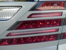 20系アルファードのエアコンパネル打ち替えとヴァレンティーテール修理 テールランプの一部が減光しています。おそらくLEDの球切れかと思われました。