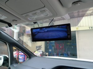 VOXYのウィンカーLED化とリアビューモニター取付
