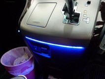  センターコンソールにも追加しました。 