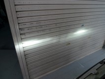 新型H4 LEDヘッドライトをテスト まずはHID 6000Kの配光。やはりHIDは配光が綺麗です。カットラインも出ています。