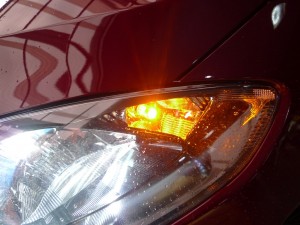 デミオのヘッドライトHID化とウィンカーLED化