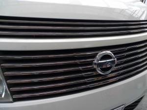 E51エルグランドのホーン交換とグリル交換