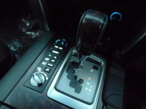 ランドクルーザー 200 の エアコンパネル他スイッチ類全LED打ち替え(色替え) シートヒータースイッチのみパネルに着色されているため、青色LEDを使いました。