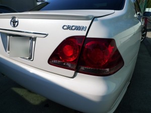 CROWN１８アスリートのテールランプ修理