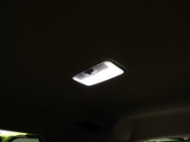 新型シエンタの室内灯LED化とフォグLED 室内灯は面発光の車種専用タイプ。