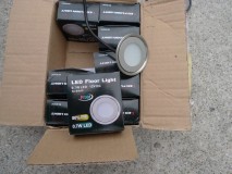 30アルファードのデコレーション 今回取り付けるフロアライトは防水で、足で踏みつけてもOK。RGBで色が変わります。