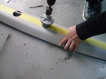 30アルファードのデコレーション 穴の位置を慎重に決めて、ホールソーで穴あけしました。