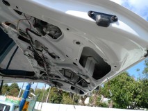  この加工は以外に大変で、ユニットを外すためにナンバープレート封印脱、テールゲートバラシ、テールユニット脱が必要になります。さらにLED埋め込むのに殻割まで行う必要があります。 