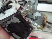 20アルファードのエンブレムイルミ加工 この車はタイプゴールドで、裏に筋が入っており、施工前からなんかいやな予感がありました。