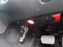ベンツ CLS550 の各種LED化施工 まずはフットランプです。