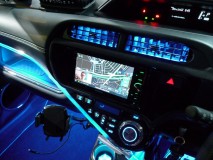  続いて車内で、ダクトや隙間に青色LEDを仕込みました。 