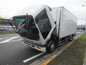 ２４VトラックのHIDフォグ・ヘッドライト・ポジションランプ取付