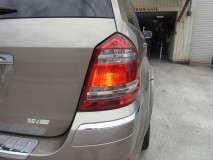  交換ついでにテールユニットのランプも交換させていただきました。ブレーキとバックランプを交換しましたが、今回は抵抗は不要でした。恐らく前オーナーがコーディングで除去している模様です。ちなみにブレーキはダブル球ではなくシングルで調光による減光回路でした。 