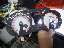 レガシィstiのスピードメーター打替え 全部貼り終わったのはさらに2時間後です。