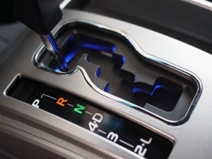 タコマのセキュリティー取付と電格ミラー連動