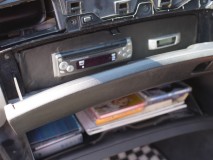 30セルシオ後期の地デジとDVD共存化 しかたがないので今は使ってないサスコンを外してAVセレクターを取付け、ケーブルを引き込んで終了です。