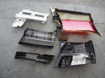 30アルファードのいよいよテール加工 内部の部品点数は多いですね。コストダウンが好きなトヨタにしては費用をかけています。この車への熱意が感じられます。