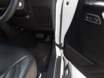 ラングラーのLock音Ver2.5取付 Lock音の配線は運転席ドア周辺で完結します。スピーカーも付属の配線で十分届きました。
