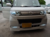 ヘッドライトを8000Kに設定し、そこから色を決めていきました。 