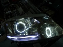 10後期アルファードのヘッドライト加工 イカリングとネオンチューブを施工します。