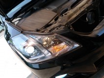 200系前期クラウンのテールランプ4灯化とハイビームHID/ウィンカーLED施工 ハイビームは暗いハロゲンランプでした。