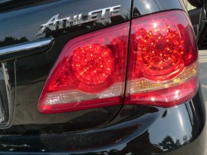 ２０0系前期クラウンのテールランプ４灯化とハイビームHID/ウィンカーLED施工