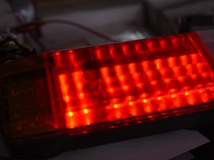 トレーラーのテールユニット修理