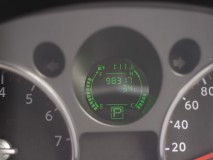  液晶は反転して緑に。これで昼間の視認性もアップしました。 