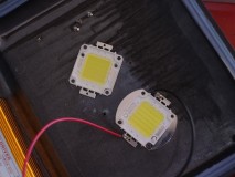  今回交換のLED。驚きの価格。50Wが1個500円。倒産質流れ的な商品らしい。 