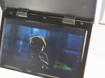 デリカ D:5のプチ弄り デジタル化されることでノイズからも開放されました。以前使っていた安物DVDプレイヤーはオーディオノイズが酷かったのですが、今回の台湾製メディアプレイヤーはなかなか優秀です。ボリュームを上げた時に若干気になる程度ですが、RCAノイズフィルターを入れると完全に除去できました。