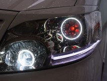 10系アルファードのヘッドライトインストールごの光軸調整 今回デビルアイもリングに負けずに光っております。