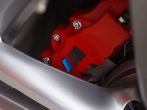 BMW 4シリーズのキャリパーカバー取付