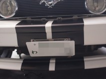 フォード マスタングのヘッドライト修理 まじ!ナンバーじゃないですか~。こんな車レンタルするんや~!