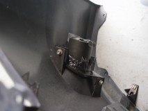 70VOXYのフォグランプ取付加工と爆光LED化 純正品よりもより遠くを照らすことが可能です。