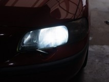 Volvo V70前期のヘッドライトHID化と各バルブLED化&ドアセンサー修理 HIDヘッドライト化で明るさ3倍以上に。夜のドライブが楽になりますね。