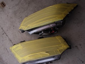 デリカD:5のヘッドライトインナーブラック塗装（板金屋さん）