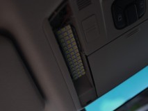 20アルファードの格安室内灯キット取付と他LED化 格安と言っても、以前は「3chipSMD」といえば高級LEDの代名詞でした。いわゆる中国版の在庫処分品というやつですね。正規の値段からは考えられない価格で仕入れることができました。