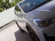 SUBARU XV ハイブリッドのウェルカムランプ取付と室内LED装飾作業 近い未来の車の姿です。意外と気にならないかも。
