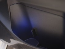 SUBARU XV ハイブリッドのウェルカムランプ取付と室内LED装飾作業 ドリンクホルダー。