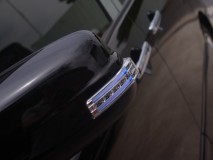 C26セレナのミラーウィンカー(ヴァレンティ製)の取付 ポジション点灯時はブルーに点灯。