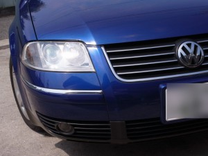 VW パサートのヘッドライトHID化とポジションLED化
