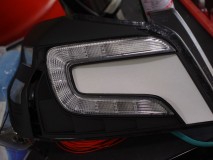 スバルWRXのテール制作 次に、ウィンカーとバックランプを埋め込むためのアクリル板の型取りを行います。