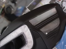 スバルWRXのテール制作 サイドの反射板の部分には、アンバーのLEDを仕込んで、ポジションランプと連動して光るように加工します。