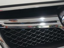 XVハイブリッドの室内装飾続きとグリル加工 裏にアクリルを当てます。