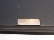 LS460のLEDカスタム カーテシーランプにも、室内灯と同じく面発光タイプのLEDを使用しました。